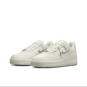 [FN8540-100] Giày Nike Air Force 1 ’07 SE ‘Liquid Metal’
